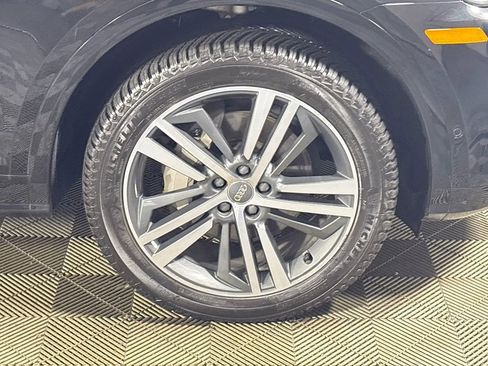 Used 2020 Audi Q5 e Prestige w/ Prestige Package image 24