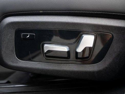 Used 2022 BMW X7 xDrive40i w/ Premium Package image 36