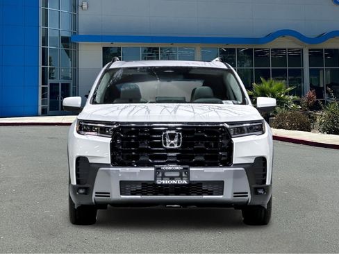 New 2026 Honda Pilot Touring image 5