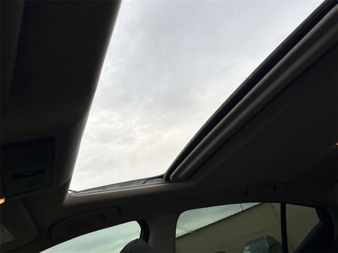 Used 2022 Nissan Altima 2.5 SV w/ SV Premium Package image 22