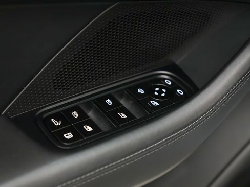 Used 2025 Porsche Panamera 4 E-Hybrid AWD/4WD image 23