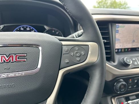 Used 2023 GMC Acadia Denali w/ Denali Ultimate Package AWD/4WD image 23