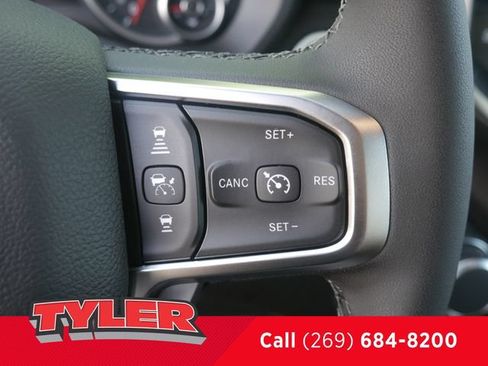 New 2026 RAM 1500 4x4 Crew Cab image 27