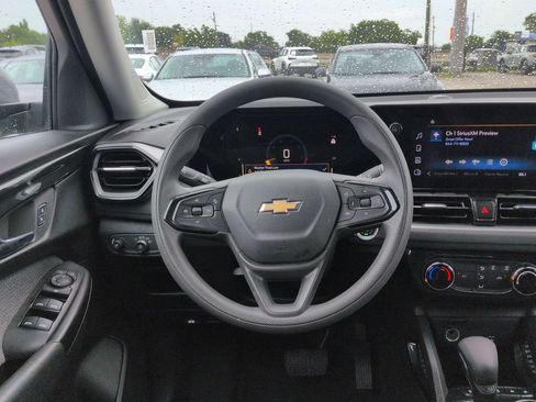 Used 2025 Chevrolet TrailBlazer LT FWD image 20