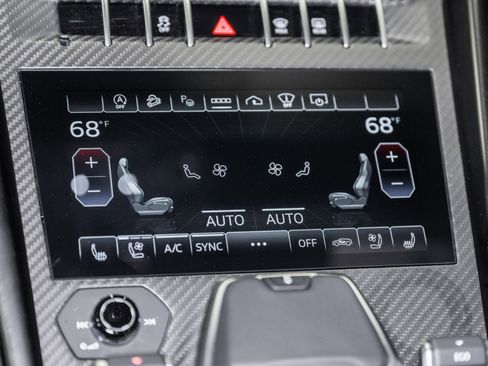 Used 2024 Lamborghini Urus Performante AWD/4WD image 40