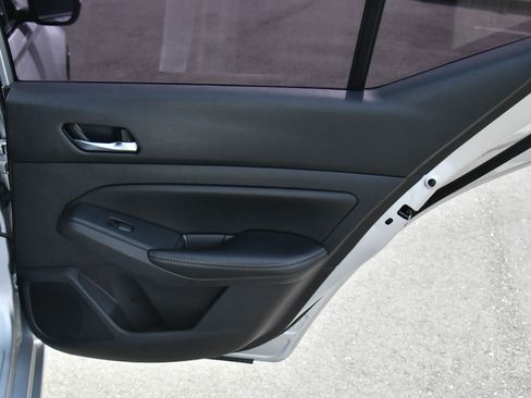 Used 2020 Nissan Altima 2.5 S FWD image 35