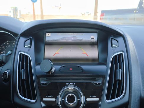 Used 2018 Ford Focus Titanium image 23