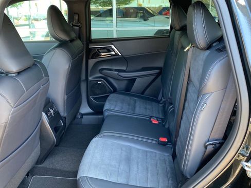 New 2026 Mitsubishi Outlander LE AWD/4WD image 15