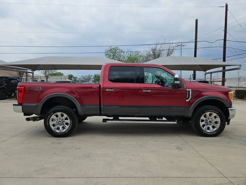 Used 2017 Ford F250 Lariat w/ Lariat Ultimate Package AWD/4WD image 2