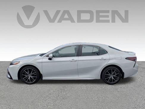 Used 2024 Toyota Camry SE w/ Cold Weather Package image 26