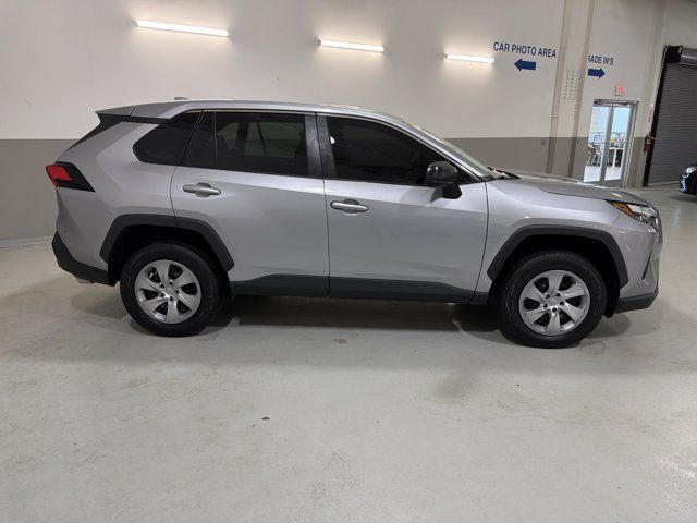 Used 2023 Toyota RAV4 LE FWD image 10
