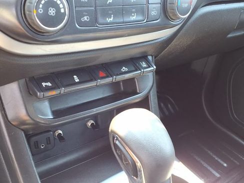 Used 2022 Chevrolet Colorado LT w/ Fleet Safety Package RWD image 8