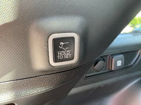 Used 2024 Jeep Grand Cherokee Laredo w/ Luxury Tech Group I AWD/4WD image 8