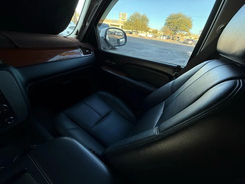 Used 2008 GMC Yukon SLT w/ SLT Preferred Equipment Group image 49