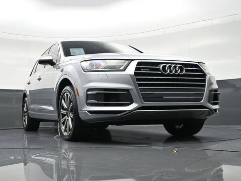 Used 2018 Audi Q7 3.0T Premium Plus w/ Premium Plus Package image 29