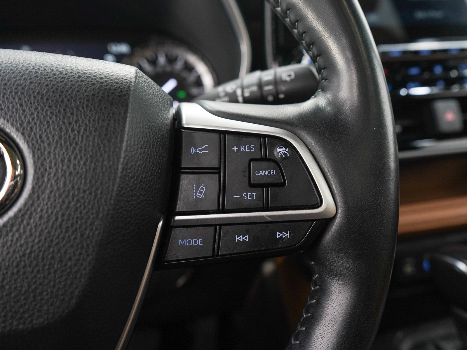 Used 2022 Toyota Highlander Platinum AWD/4WD image 30