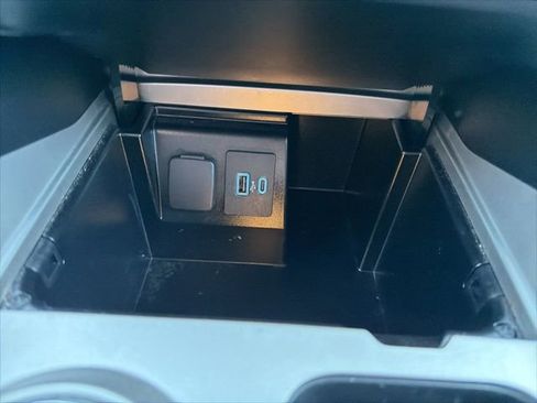 Certified 2022 Ford Explorer XLT image 35