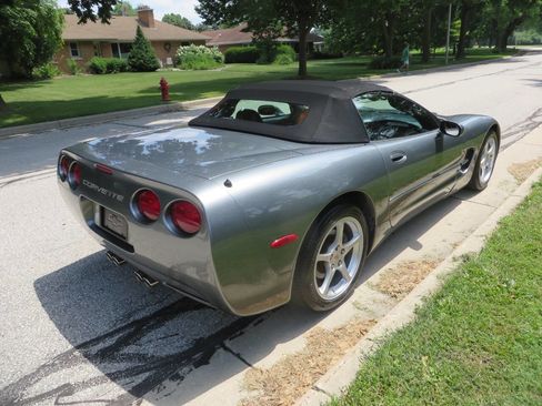 Used 2004 Chevrolet Corvette Convertible w/ Preferred Equipment Group image 16
