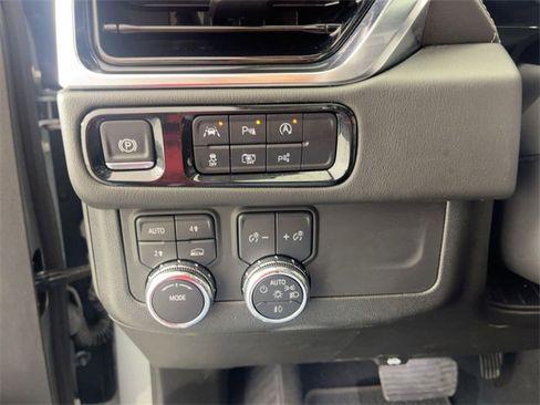 Used 2025 GMC Yukon Denali image 14