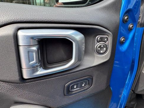 Used 2021 Jeep Wrangler Unlimited Sahara image 15