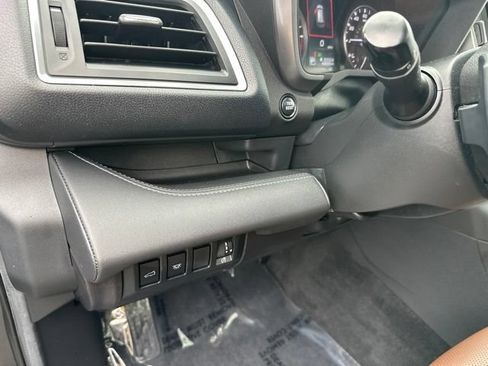 Used 2023 Subaru Ascent Touring AWD/4WD image 24