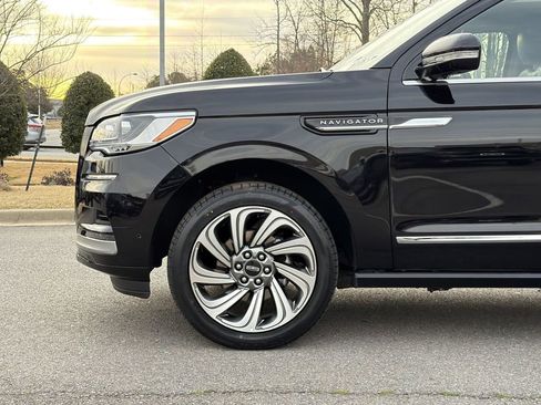Used 2024 Lincoln Navigator Reserve image 9