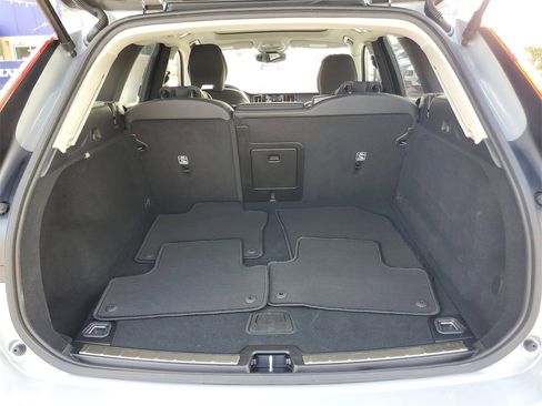 Certified 2025 Volvo XC60 B5 Plus image 10