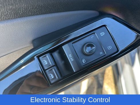 Used 2021 Volkswagen ID.4 Pro image 13