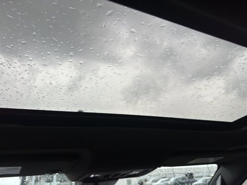 Used 2024 GMC Sierra 1500 AT4 w/ Technology Package image 10