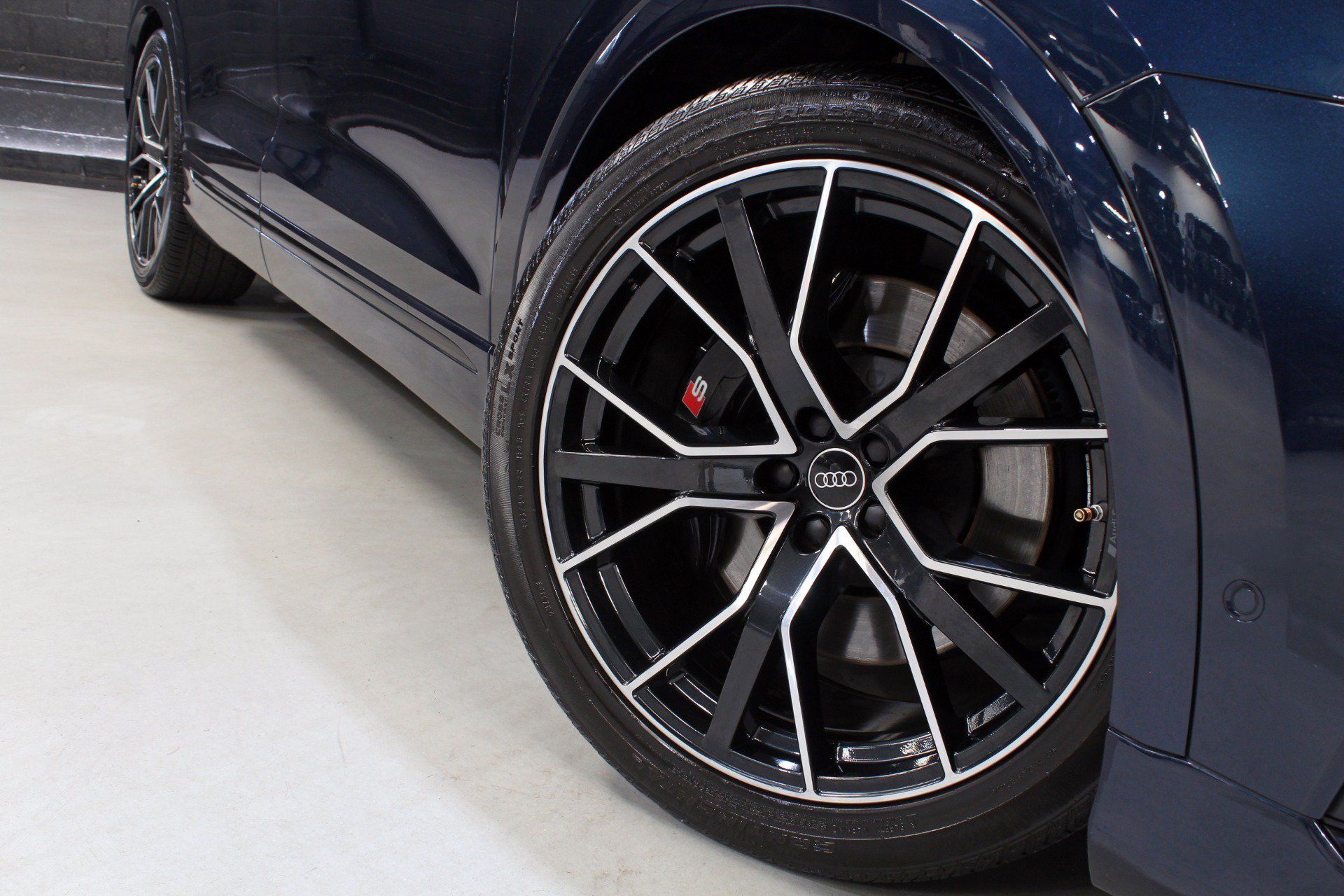 Used 2023 Audi SQ8 Premium Plus AWD/4WD image 18