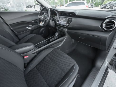 Used 2022 Nissan Kicks SV image 39