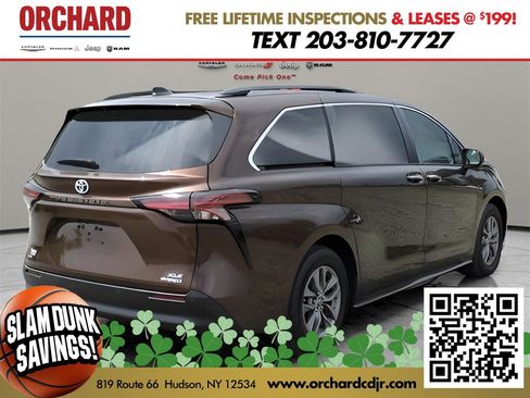 Used 2022 Toyota Sienna XLE image 6