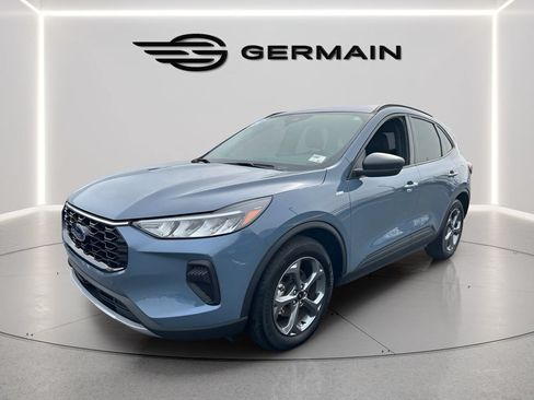 Certified 2025 Ford Escape ST-Line FWD image 3