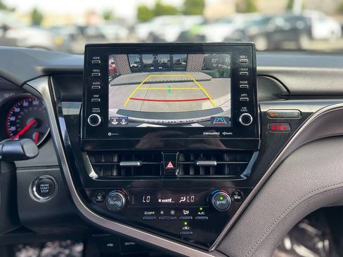 Used 2022 Toyota Camry XSE FWD image 19