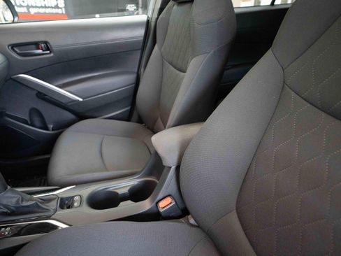 Used 2022 Toyota Corolla Cross LE w/ Moonroof Package AWD/4WD image 10