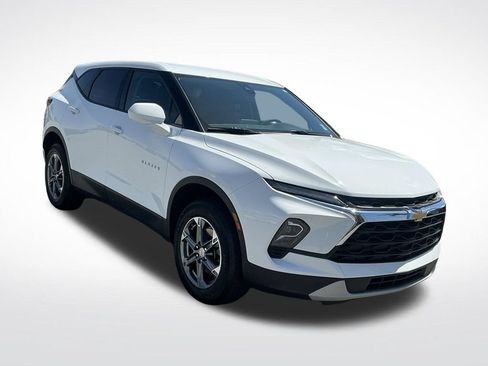 Used 2024 Chevrolet Blazer LT FWD image 12