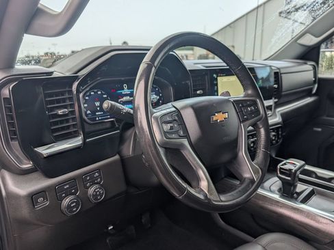 Used 2023 Chevrolet Silverado 1500 LTZ AWD/4WD image 32
