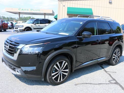 Used 2025 Nissan Pathfinder Platinum AWD/4WD image 1
