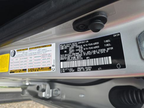 Used 2024 Toyota 4Runner Limited AWD/4WD image 35