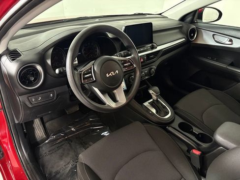 Used 2024 Kia Forte LXS w/ LXS Technology Package FWD image 20