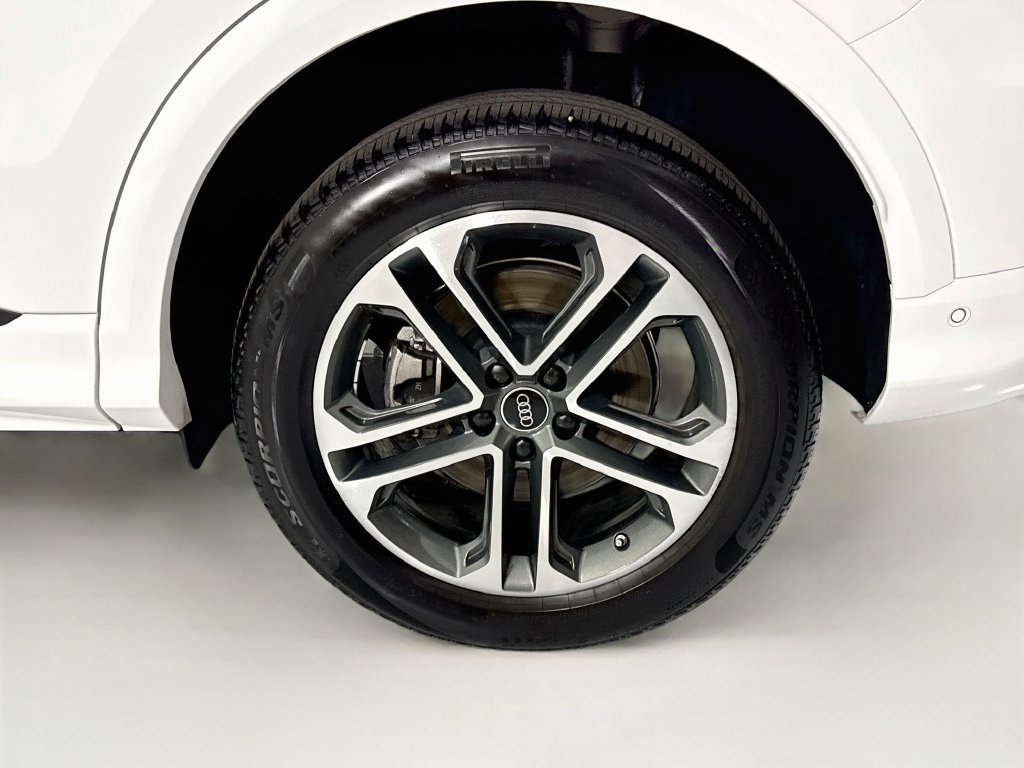 Certified 2025 Audi Q5 Premium w/ Premium Plus AWD/4WD image 31