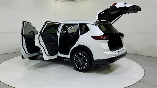 Certified 2024 Nissan Rogue Platinum w/ Platinum Premium Package FWD image 31