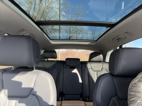 Used 2025 Audi Q5 e Premium Plus w/ Premium Plus Package image 27