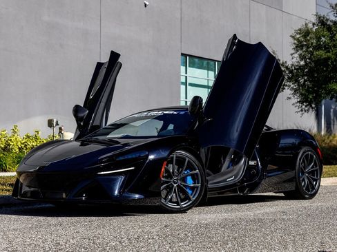 Used 2023 McLaren Artura RWD image 25