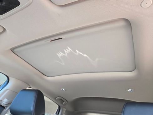 Used 2024 Honda HR-V EX-L image 12