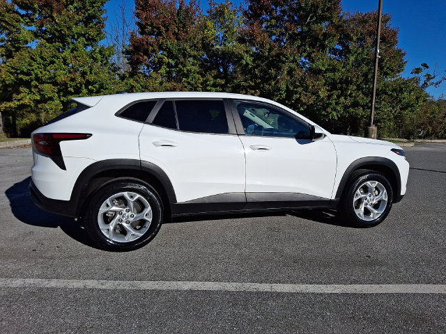 Used 2024 Chevrolet Trax LS w/ LS Convenience Package FWD image 7