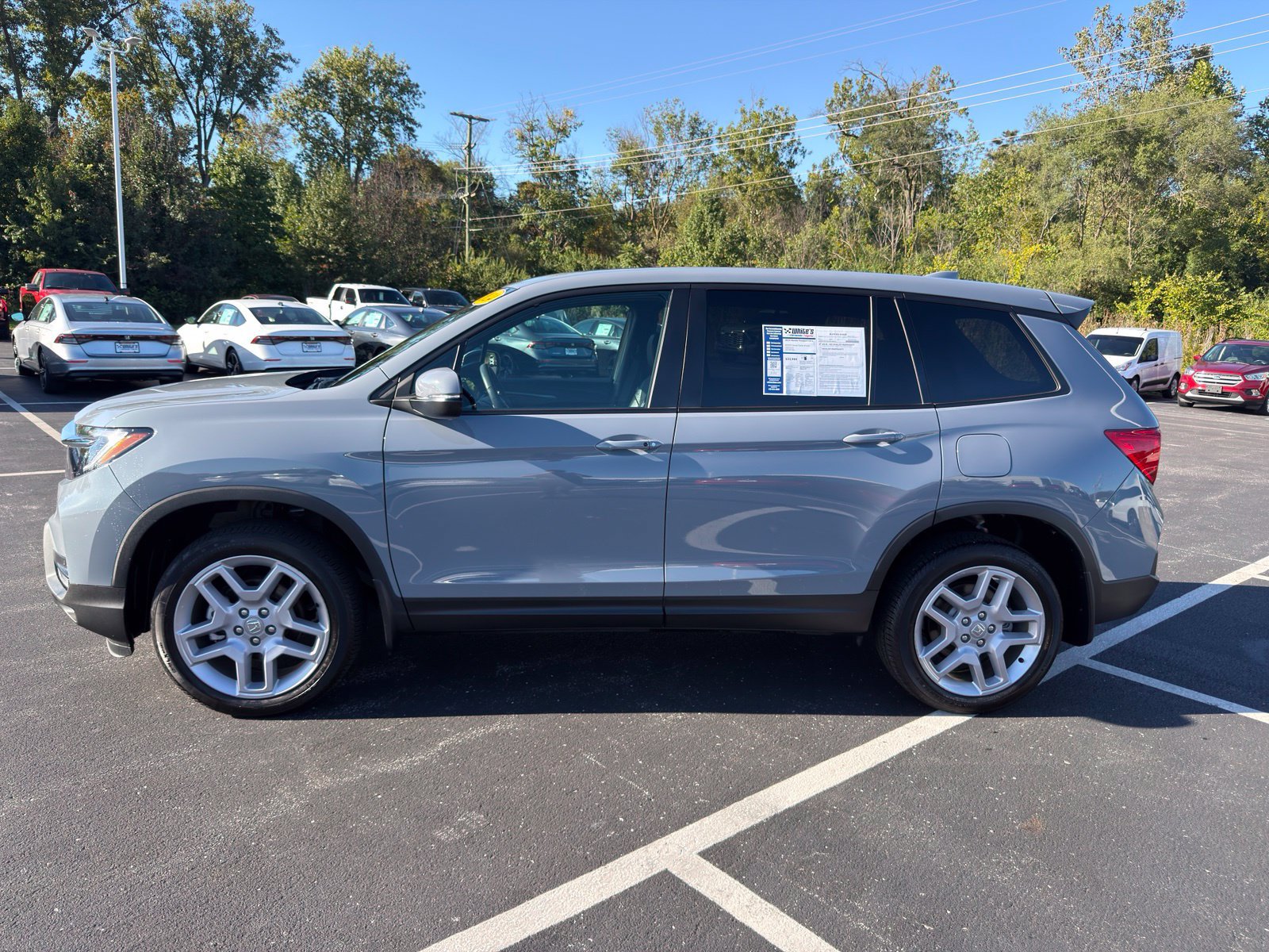 Used 2024 Honda Passport EX-L image 3