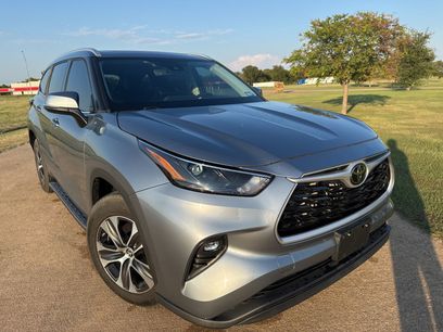 Used 2022 Toyota Highlander XLE