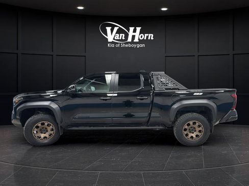 Used 2024 Toyota Tacoma Trailhunter image 6