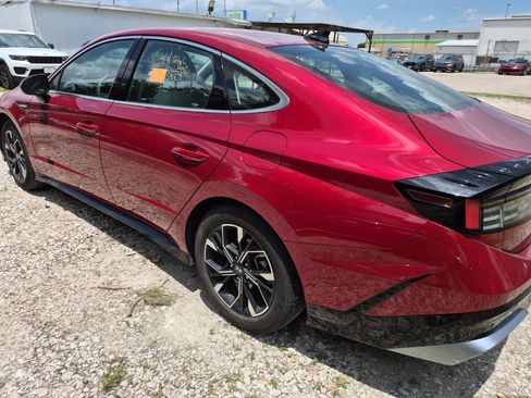 Used 2025 Hyundai Sonata SEL FWD image 2